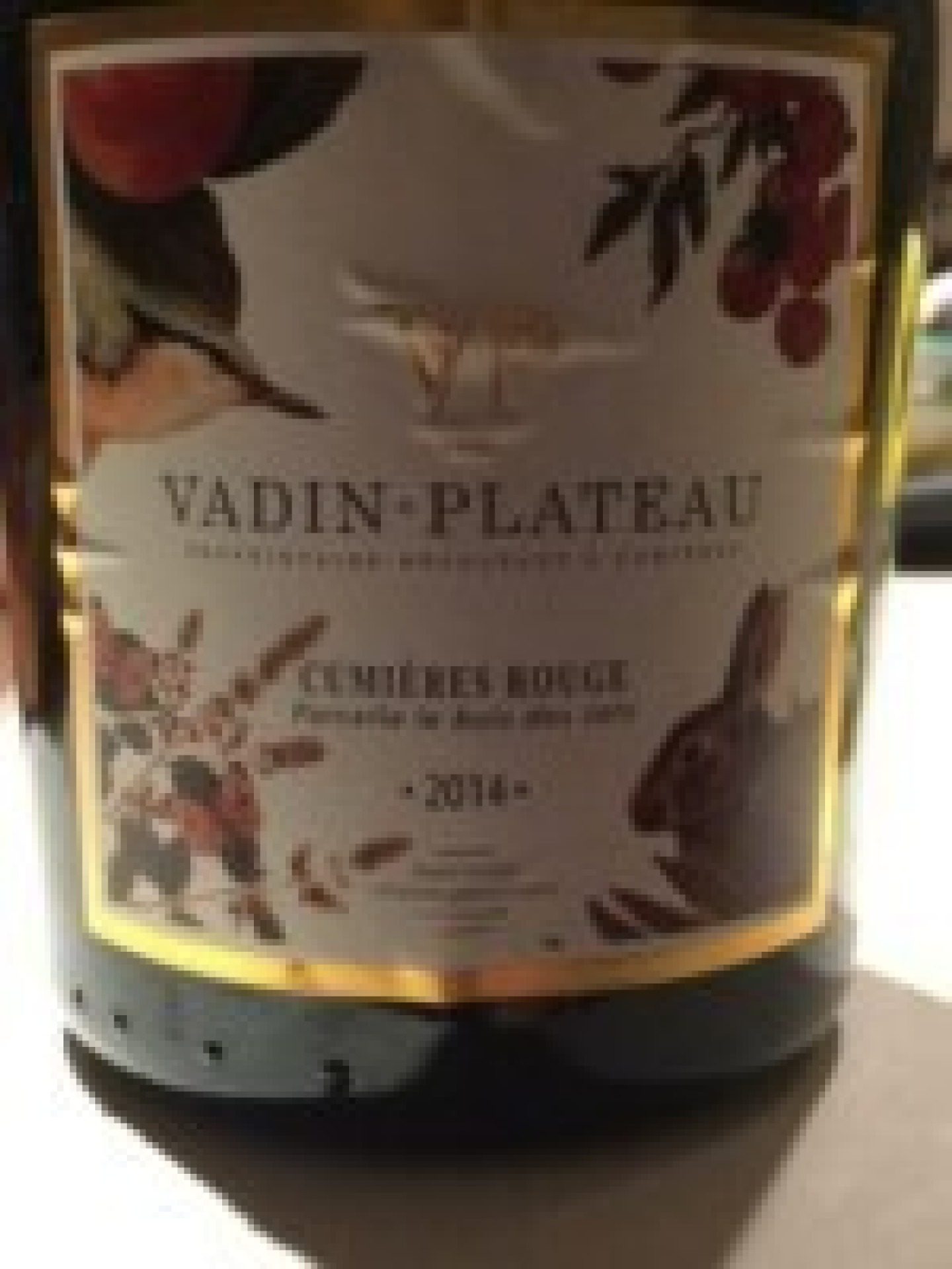Fles Cumières Rouge van Vadin-Plateau